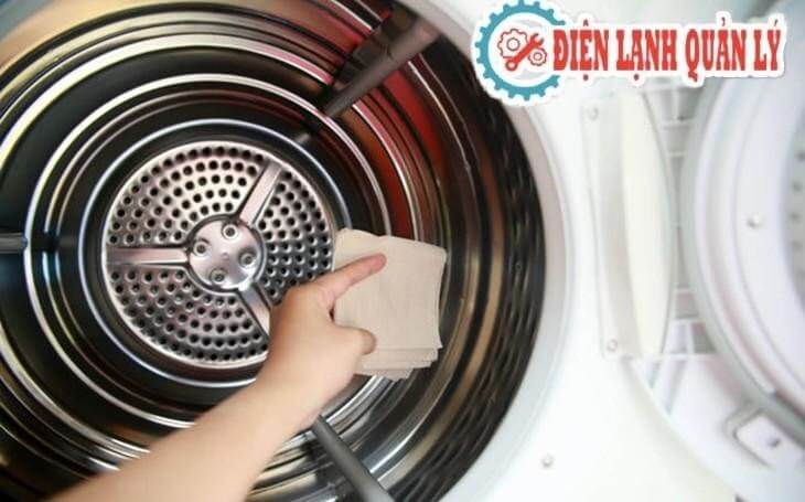Vệ sinh máy giặt thường xuyên nâng cao tuổi thọ của máy.