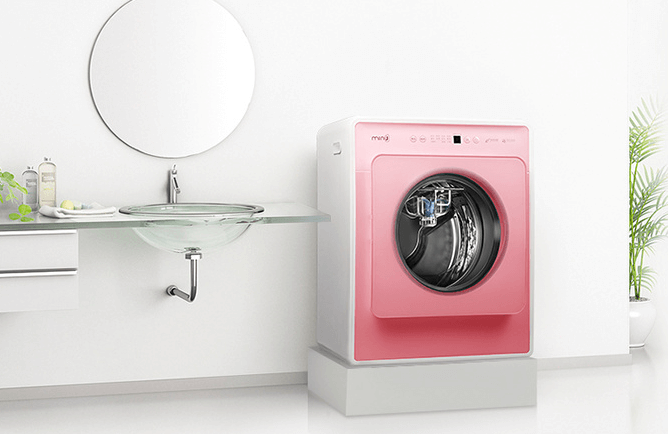 Máy giặt mini lắp đặt trong không gian sử dụng hẹp.