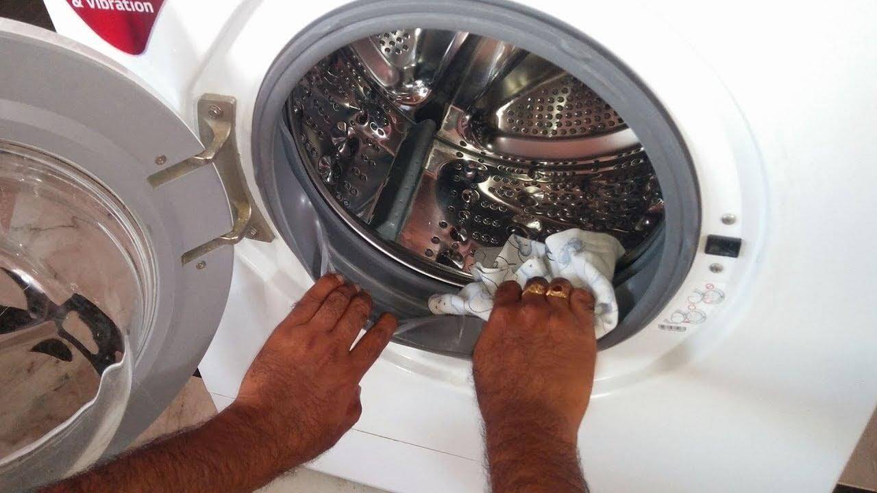 Nên thường xuyên bảo trì máy giặt và làm vệ sinh cho máy giặt